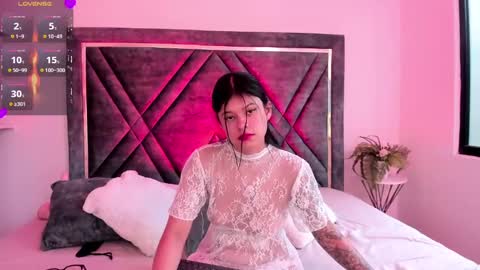 Snapshot of dapnne_ chatting on 02.19.25 Daphne online show from 02.19.25