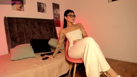 Daphne online show from 12.03.25