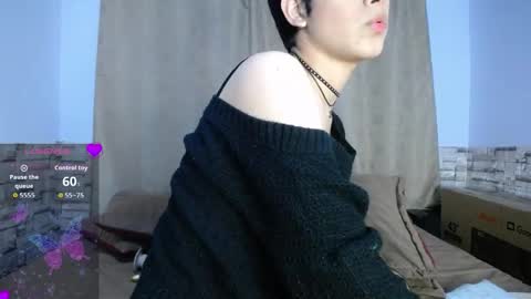 Snapshot of darasweet19 chatting on 10.20.25 MAX online show from 10.20.25