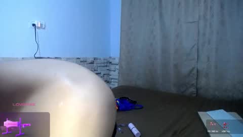 Snapshot of darasweet19 chatting on 11.15.25 MAX online show from 11.15.25