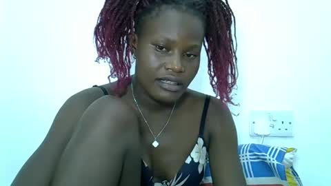 ESTHER online show from 03.06.25