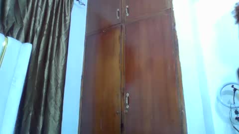 ESTHER online show from 11.14.25