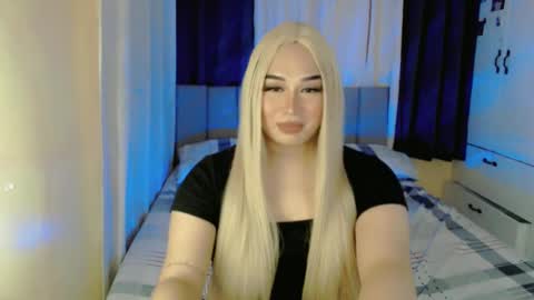 Snapshot of darcy_world chatting on 12.07.24 DARCY online show from 12.07.24