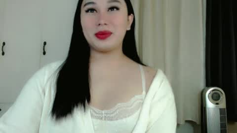 Snapshot of darcy_world chatting on 12.12.24 DARCY online show from 12.12.24