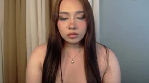 Snapshot of darcy_world chatting on 03.04.25 DARCY online show from 03.04.25