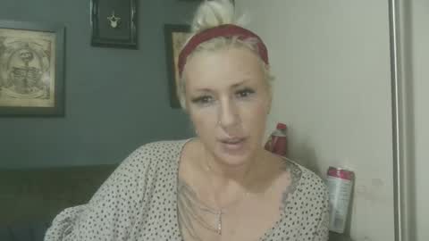 Snapshot of darcyduke chatting on 01.10.25 Darcy online show from 01.10.25