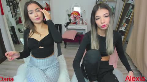 Snapshot of dariaa_doll chatting on 12.17.24 Daria online show from 12.17.24