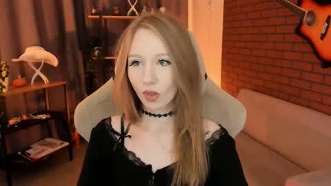 Snapshot of dariatate chatting on 05.21.26 Daria Tate online show from 05.21.26