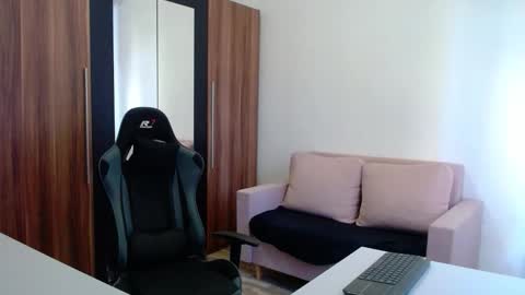 darius_94 online show from 10.31.25