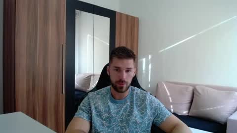 darius_94 online show from 04.28.26