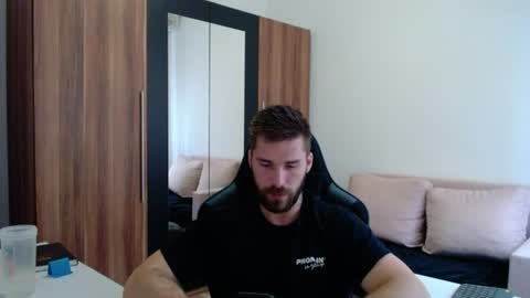 darius_94 online show from 06.14.26