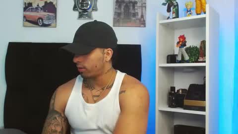 Snapshot of darius_phoenix chatting on 01.12.25 Darius Phoenix online show from 01.12.25