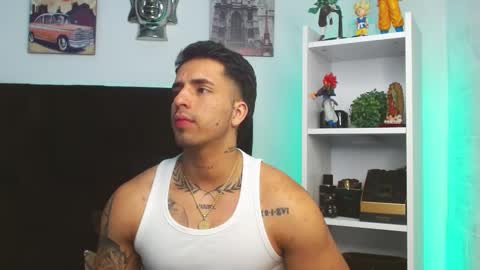 Snapshot of darius_phoenix chatting on 01.29.25 Darius Phoenix online show from 01.29.25