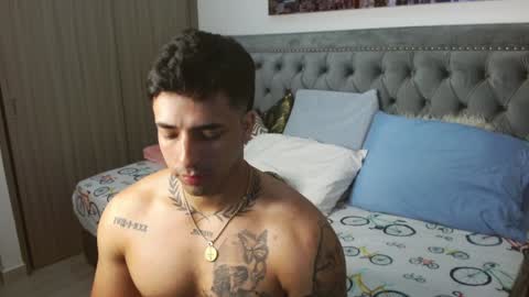 Snapshot of darius_phoenix chatting on 02.02.25 Darius Phoenix online show from 02.02.25