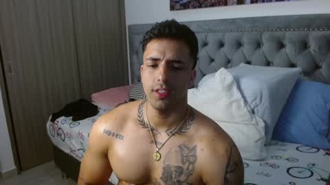 Snapshot of darius_phoenix chatting on 02.02.25 Darius Phoenix online show from 02.02.25