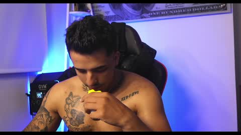 Snapshot of darius_phoenix chatting on 02.04.25 Darius Phoenix online show from 02.04.25