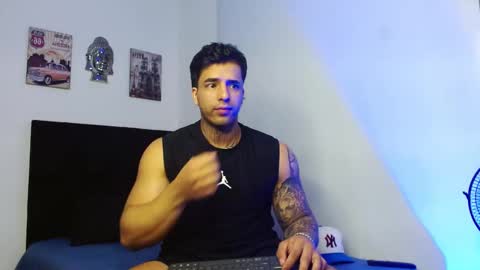 Snapshot of darius_phoenix chatting on 09.26.25 Darius Phoenix online show from 09.26.25