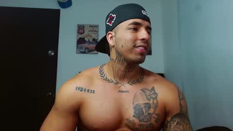 Snapshot of darius_phoenix chatting on 10.03.25 Darius Phoenix online show from 10.03.25