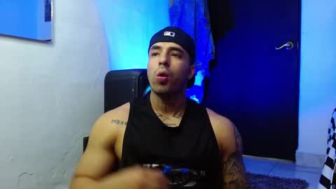 Snapshot of darius_phoenix chatting on 11.04.25 Darius Phoenix online show from 11.04.25