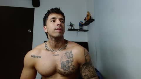 Snapshot of darius_phoenix chatting on 12.14.25 Darius Phoenix online show from 12.14.25