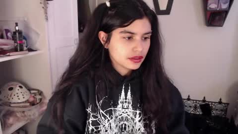 Snapshot of dark_angel_66 chatting on 12.10.24 Moony online show from 12.10.24