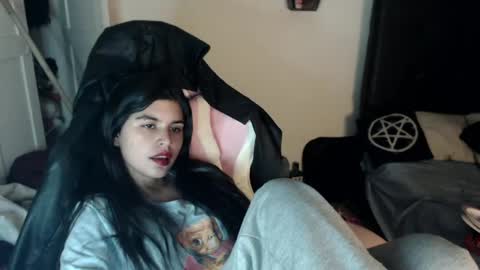 Snapshot of dark_angel_66 chatting on 02.10.25 Moony online show from 02.10.25