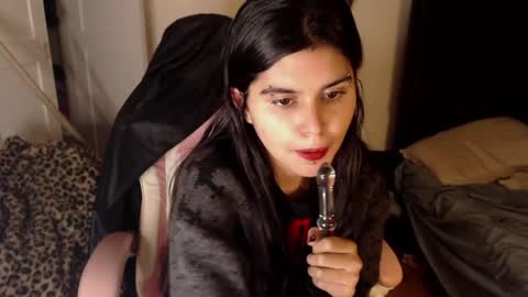 Snapshot of dark_angel_66 chatting on 02.11.25 Moony online show from 02.11.25