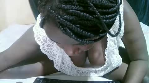 Snapshot of dark_anggel chatting on 09.29.25 dark_anggel online show from 09.29.25