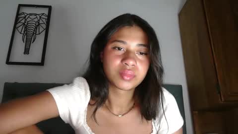 Snapshot of dark_enchantress_ chatting on 10.14.25 Sofia online show from 10.14.25