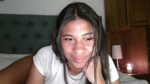 Snapshot of dark_enchantress_ chatting on 10.16.25 Sofia online show from 10.16.25