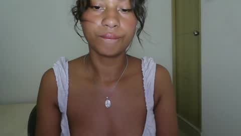Snapshot of dark_enchantress_ chatting on 04.08.26 Sofia online show from 04.08.26