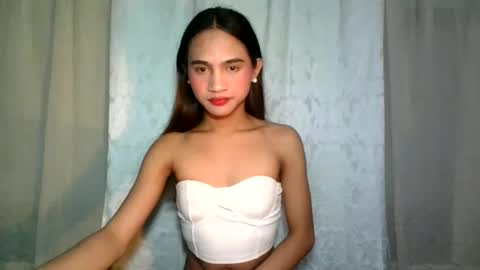 Snapshot of dark_hurohuro19 chatting on 12.16.24 LIANNA online show from 12.16.24