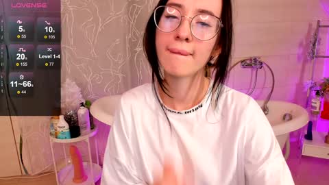 Lola online show from 12.28.24