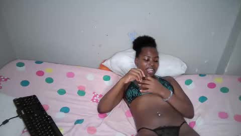 Snapshot of dark_lovly chatting on 11.05.25 dark_lovly online show from 11.05.25