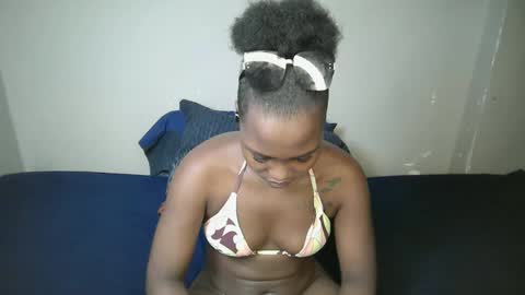 Snapshot of dark_lovly chatting on 02.19.26 dark_lovly online show from 02.19.26