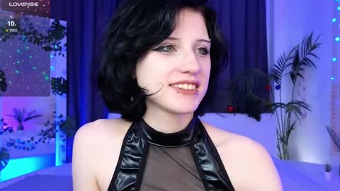 Snapshot of dark_vamp_ chatting on 12.23.24 Vamp  online show from 12.23.24
