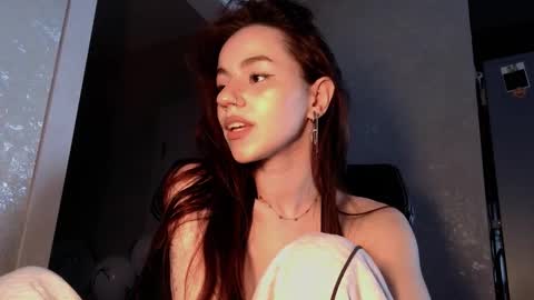 Snapshot of dark_witch_ chatting on 10.15.25 Alice online show from 10.15.25