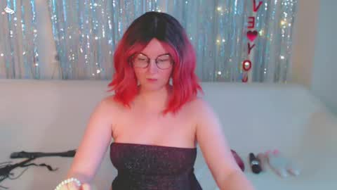 Snapshot of darkheto chatting on 02.09.25 Kelly online show from 02.09.25