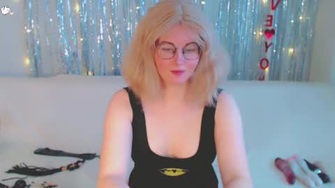 Snapshot of darkheto chatting on 02.28.25 Kelly online show from 02.28.25