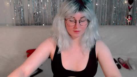 Snapshot of darkheto chatting on 09.25.25 Kelly online show from 09.25.25