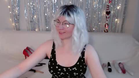 Snapshot of darkheto chatting on 10.16.25 Kelly online show from 10.16.25