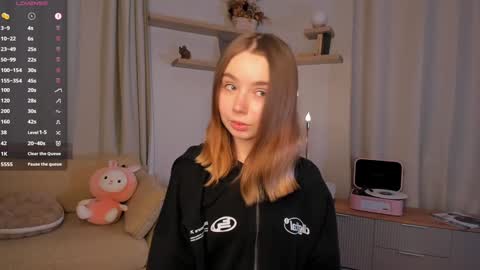 Snapshot of darklycurious chatting on 09.11.25 Elizabeth online show from 09.11.25