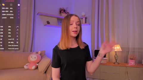 Snapshot of darklycurious chatting on 10.05.25 Elizabeth online show from 10.05.25