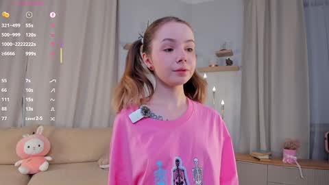 Snapshot of darklycurious chatting on 11.15.25 Elizabeth online show from 11.15.25