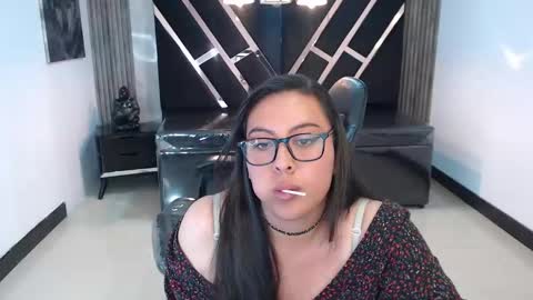 Snapshot of darknyx_ch1 chatting on 11.06.25 darknyx ch1 online show from 11.06.25