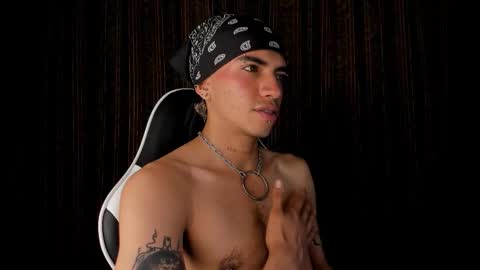 Snapshot of darkodark0 chatting on 11.11.25 Darko online show from 11.11.25