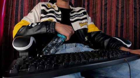 Snapshot of darkodark0 chatting on 11.29.25 Darko online show from 11.29.25