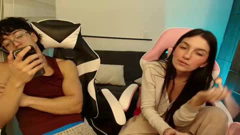 Snapshot of darkpleasuress chatting on 11.06.25 darkpleasuress online show from 11.06.25