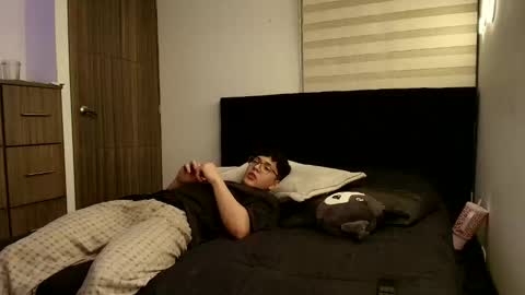 Snapshot of darkpleasuress chatting on 03.10.26 darkpleasuress online show from 03.10.26