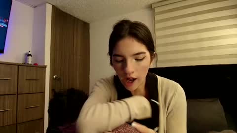 Snapshot of darkpleasuress chatting on 03.19.26 darkpleasuress online show from 03.19.26